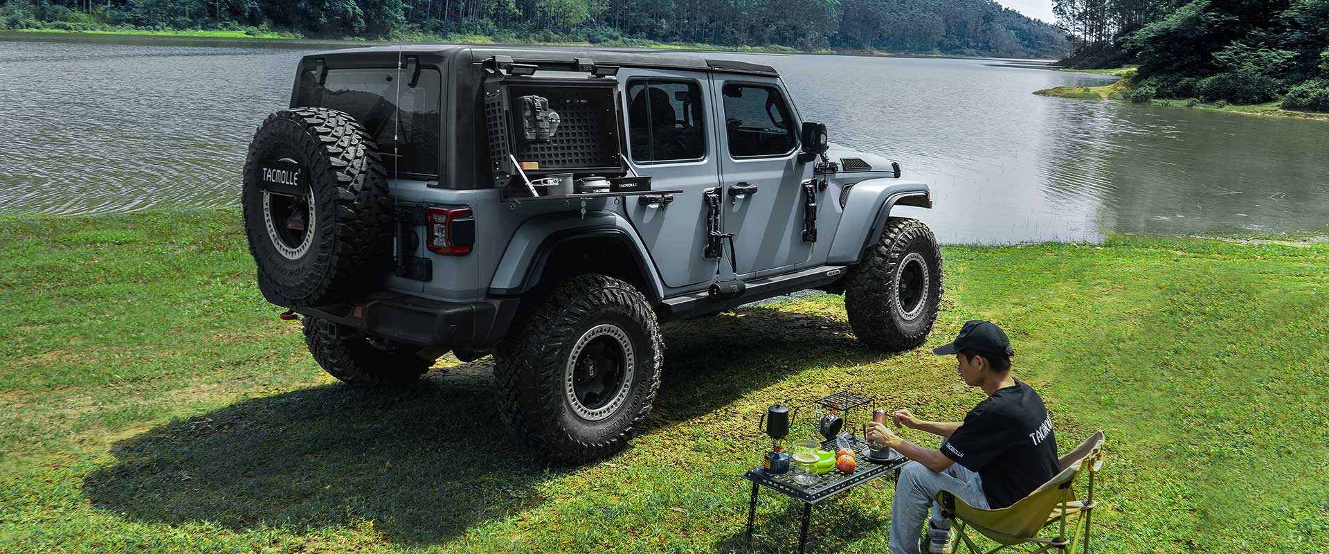 TACMOLLE - Merge tactical MOLLE with the off road lifestyle